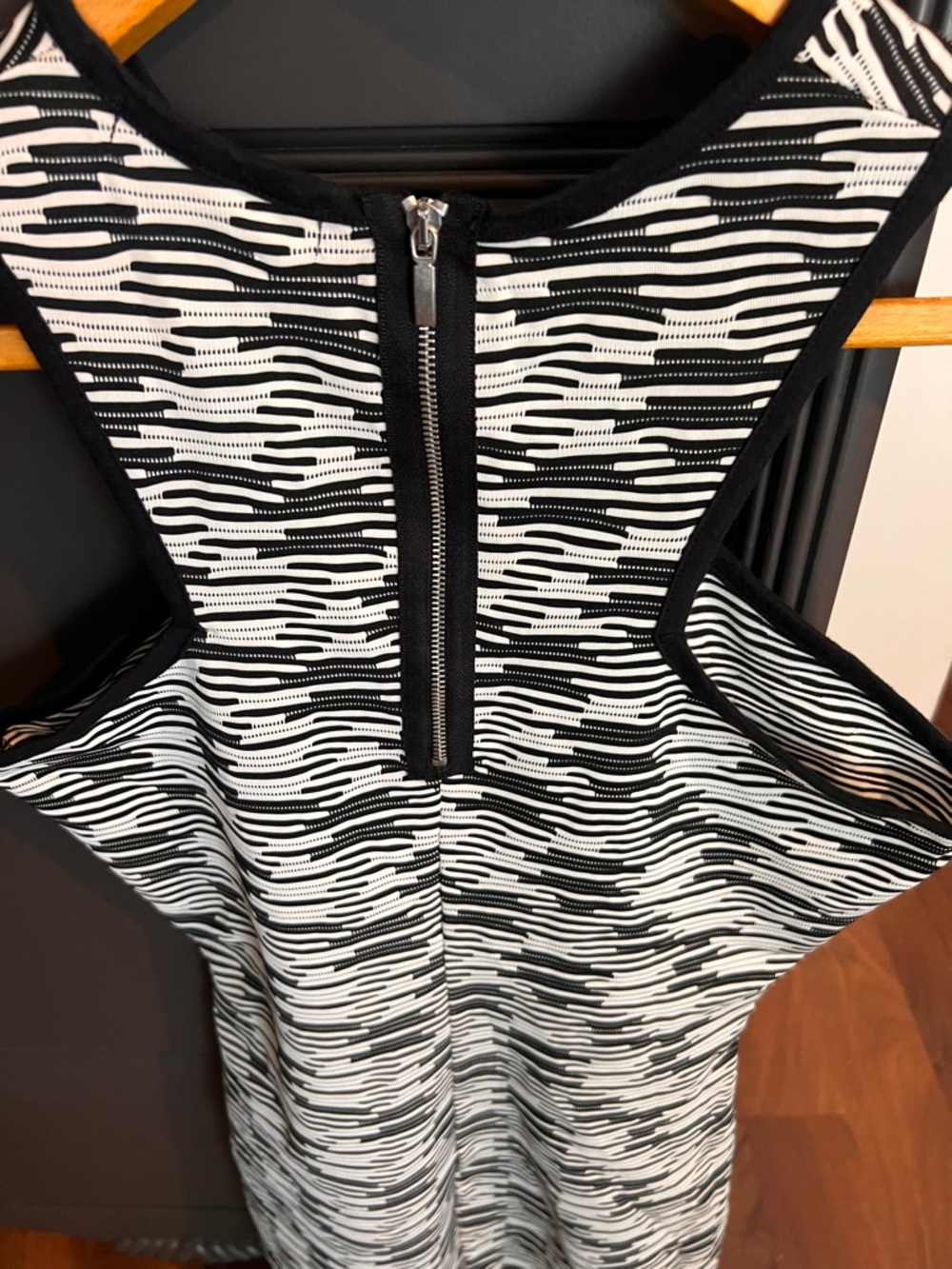 ZARA Black & White Patterned Racerback Dress - Picture 4 of 6